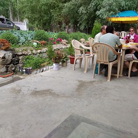 Galaxy Guest House Hundar Екстер'єр фото