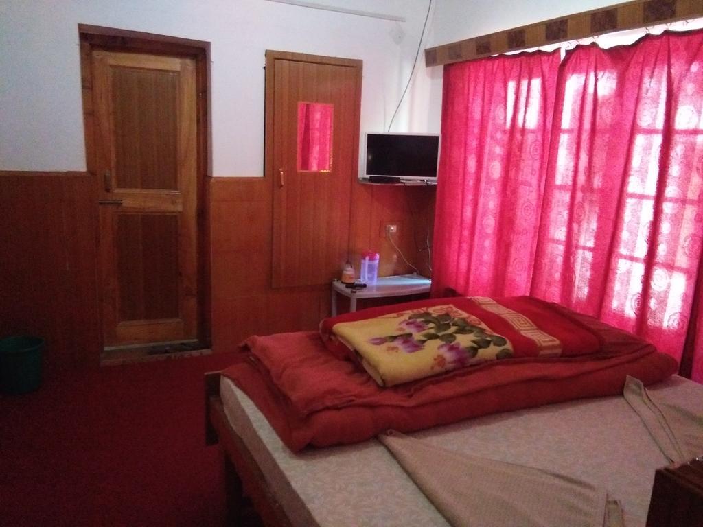 Galaxy Guest House Hundar Екстер'єр фото